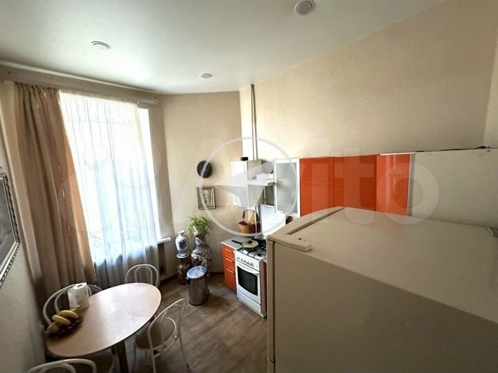 2-к. квартира, 64 м², 2/4 эт.