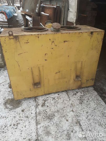 Топлевный бак