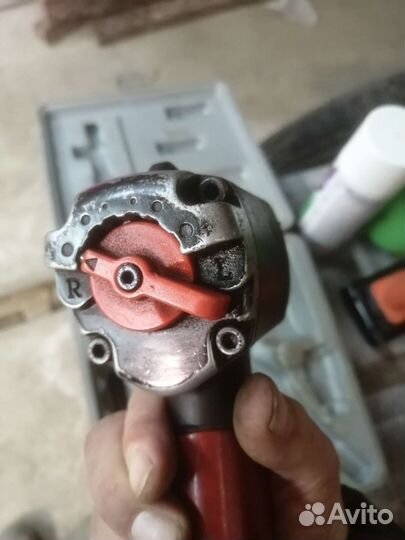 Пневмогайковерт