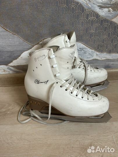 Фигурные коньки edea 235