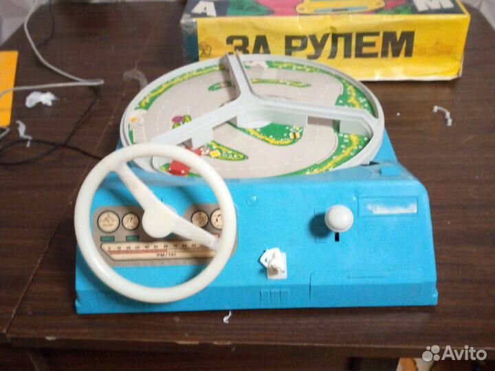 Детская игра за рулём