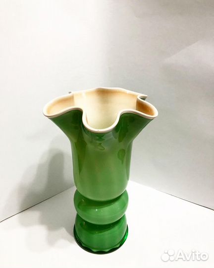 Ваза для цветов. Красный май