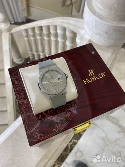 Часы hublot