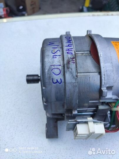 Двигататель стиральной машины Indesit Wisl103