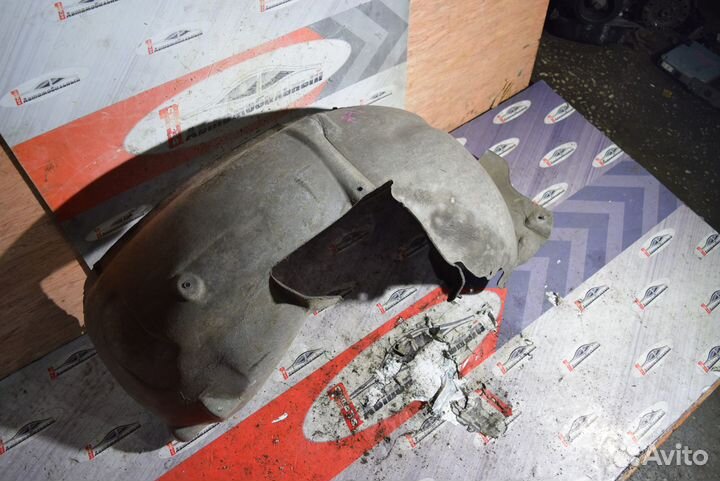 Подкрылок перед лево c Audi TT 8J3 BWA, BPY, ccza