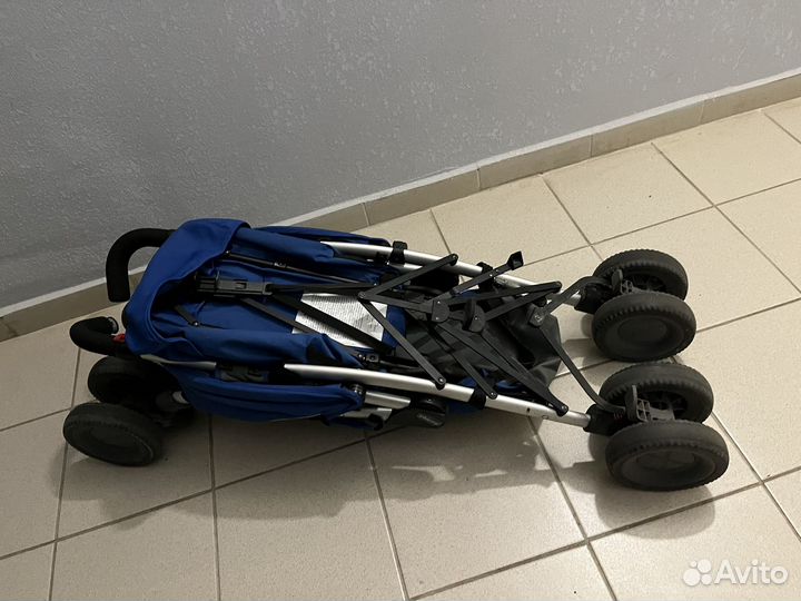 Прогулочная коляска трость chicco