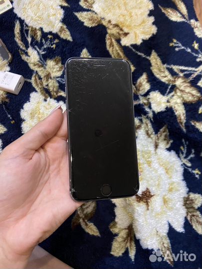Телефон iPhone 8 64 gb