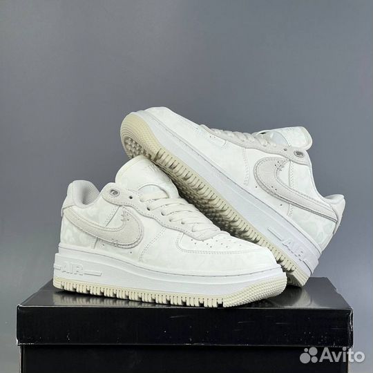 Кроссовки Nike Air Force Lux