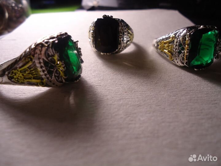 Мужской винтажный перстень с зелёным цирконом