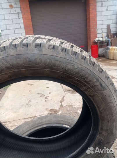Goodyear UltraGrip 225/60 R18
