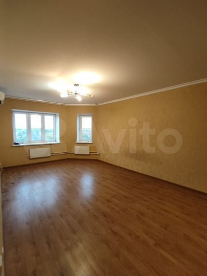 2-к. квартира, 81,2 м², 8/10 эт.