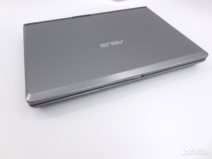 Нэтбук Asus для просмотра фильмов и офисной работы