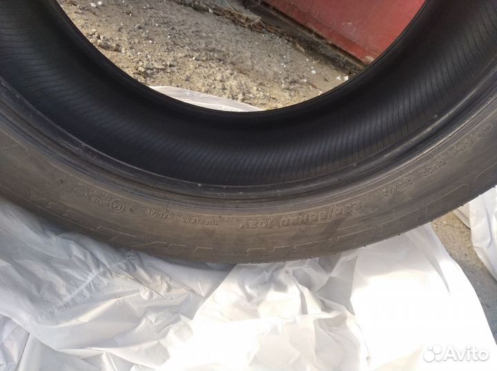 Bridgestone Dueler H/L 33A 235/55 R20