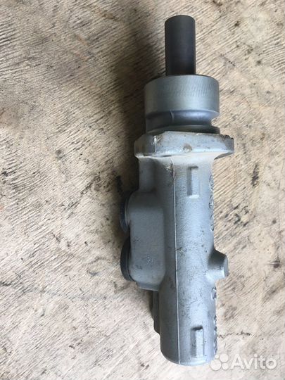 Цилиндр тормозной главный Renault Megane 1