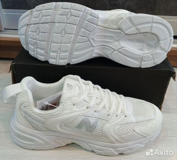 Кроссовки New balance новые белые