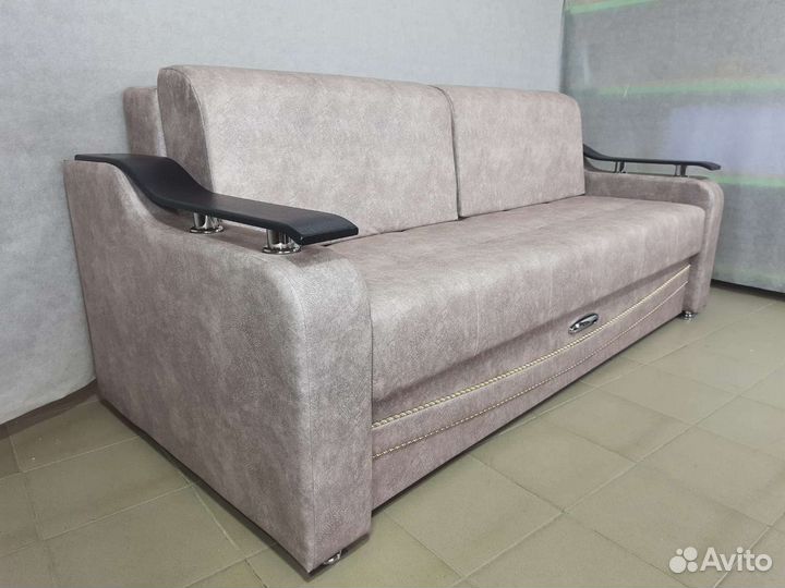 Диван на металлокаркасе