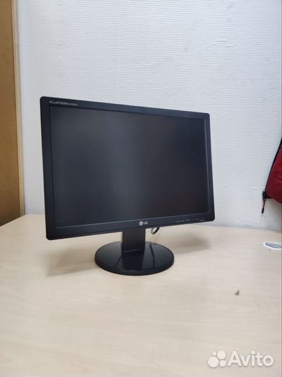 Монитор lg 19 широкоформатный