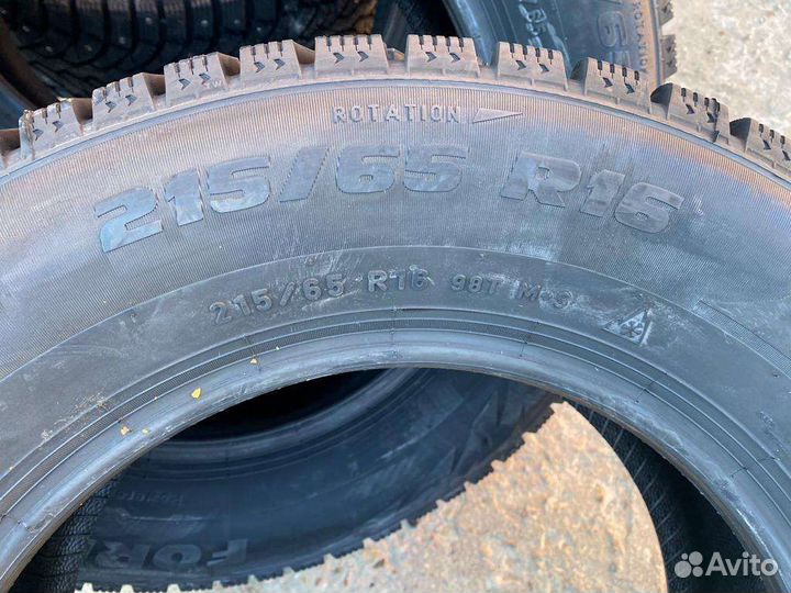 Pirelli Formula Ice 215/65 R16 98T