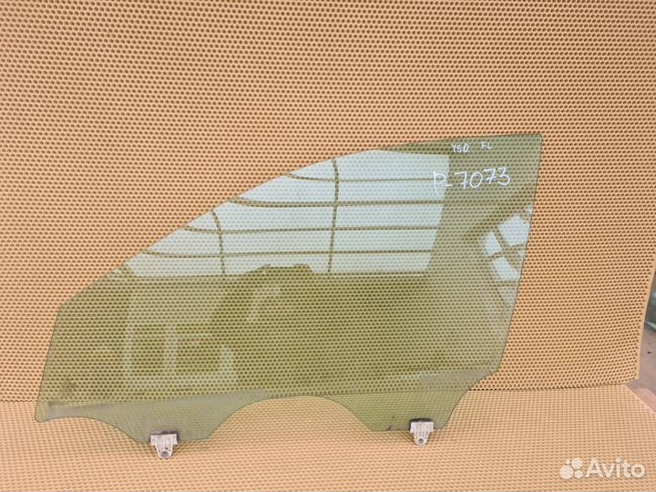 Стекло двери переднее левое Infiniti M35 Y50