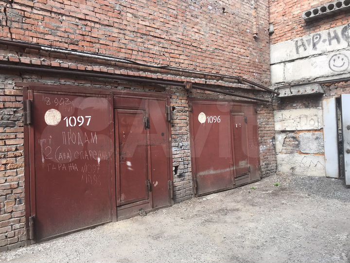 Гараж, > 30 м²