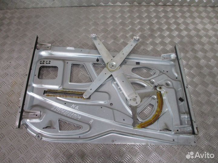 Механизм стеклоподъемника правый Mercedes-Benz A18