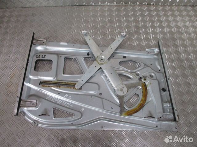 Механизм стеклоподъемника правый Mercedes-Benz A18