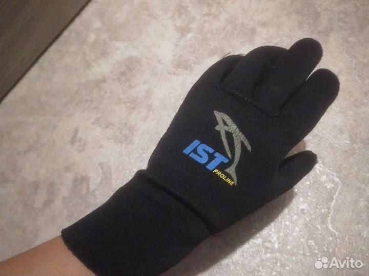 Гидрокостюм 40-42 размер