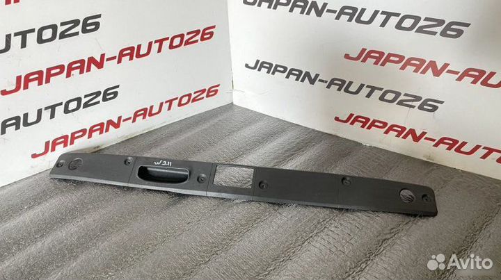 Накладка пластиковая багажника Mercedes-Benz