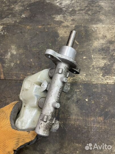 Главный тормозной цилиндр Honda Accord 7