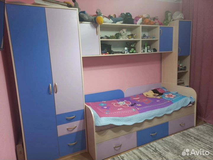Детский мебельный гарнитур