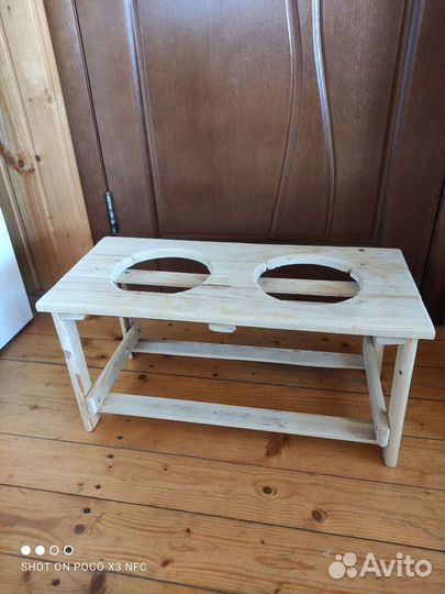 Подставка для кормления собак