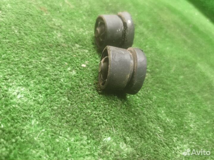 Крепление на двигателе Volkswagen Touareg I 2.5