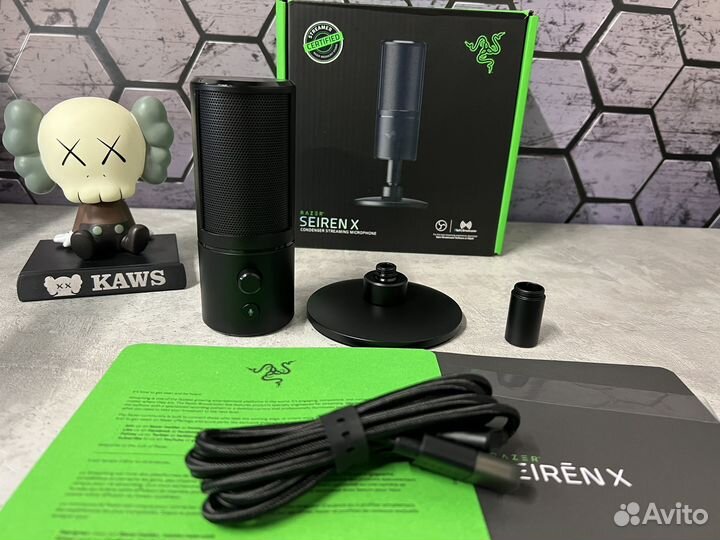 Микрофон Razer Seiren X