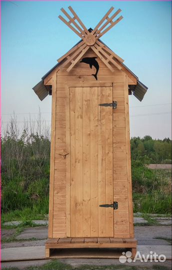 Уличный туалет деревянный