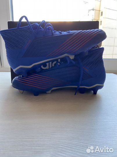 Футбольные бутсы Adidas Predator