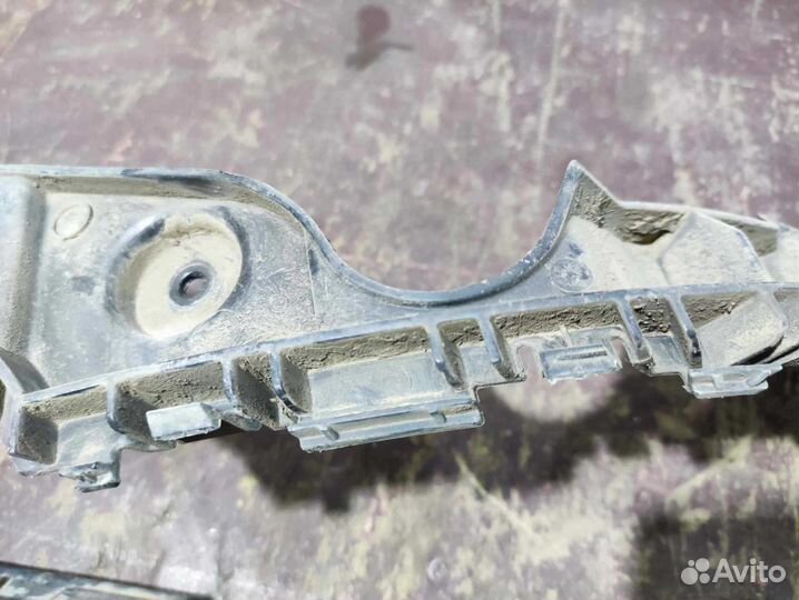 Кронштейн заднего бампера Volkswagen Polo