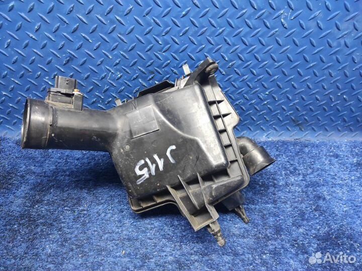 Корпус воздушного фильтра правый Infiniti Ex35