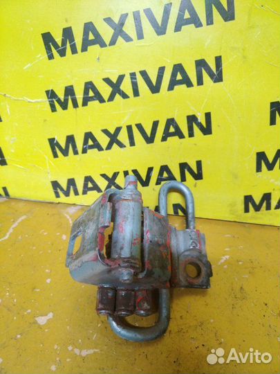 Петля двери передняя правая Audi A6 C6 2008