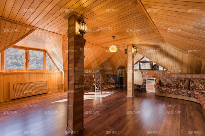 Дом 310 м² на участке 6 сот.