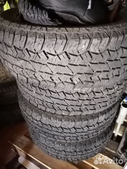 CrossLeader W01 235/60 R18