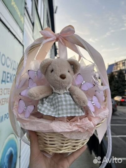 Букеты в корзинках из бабочек коробки