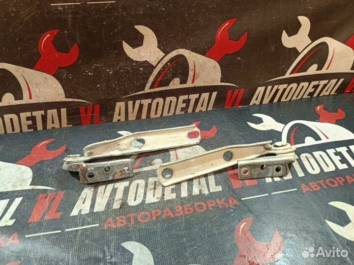 Петли капота Audi A4 B5 универсал AEB 1996