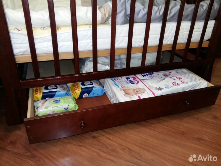 Детская кроватка с матрасом