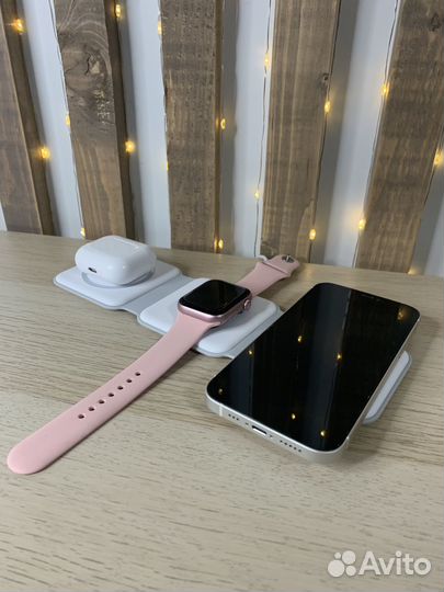Зарядная станция для смартфонов часов и наушников