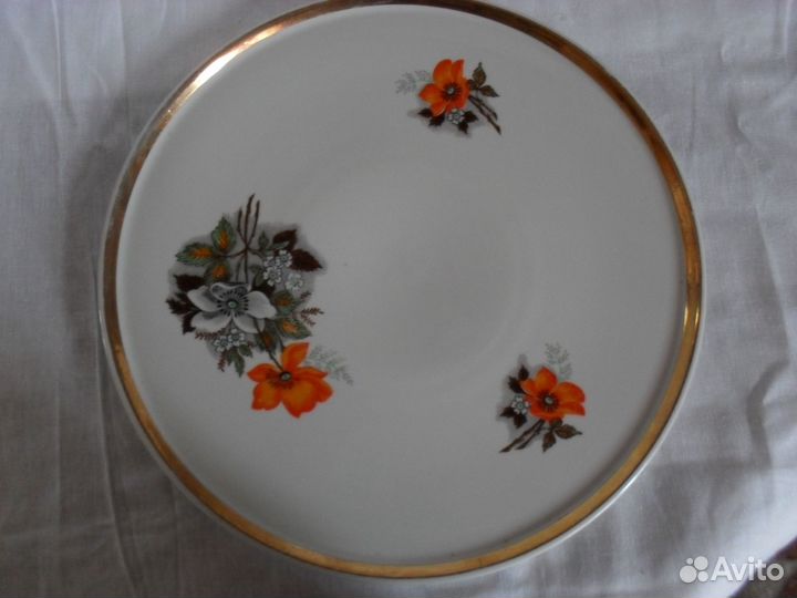 Блюда,тарелки, чашки,блюдца,кружки,дл торта бдюдо