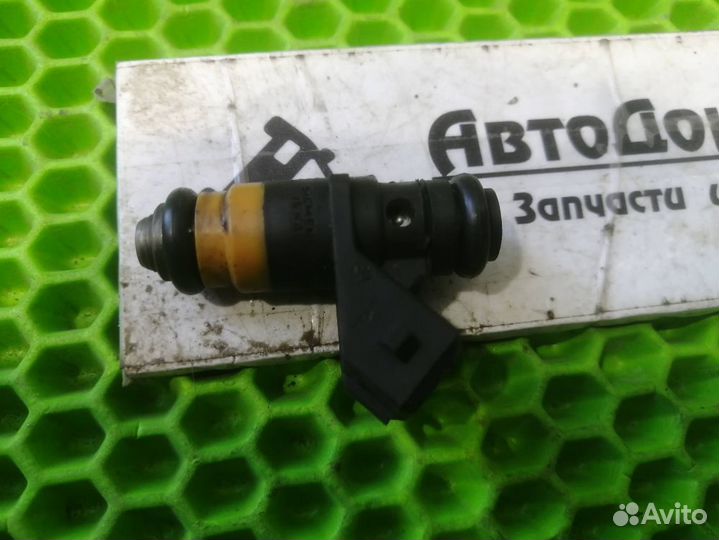 Форсунка топливная Renault Megane 1