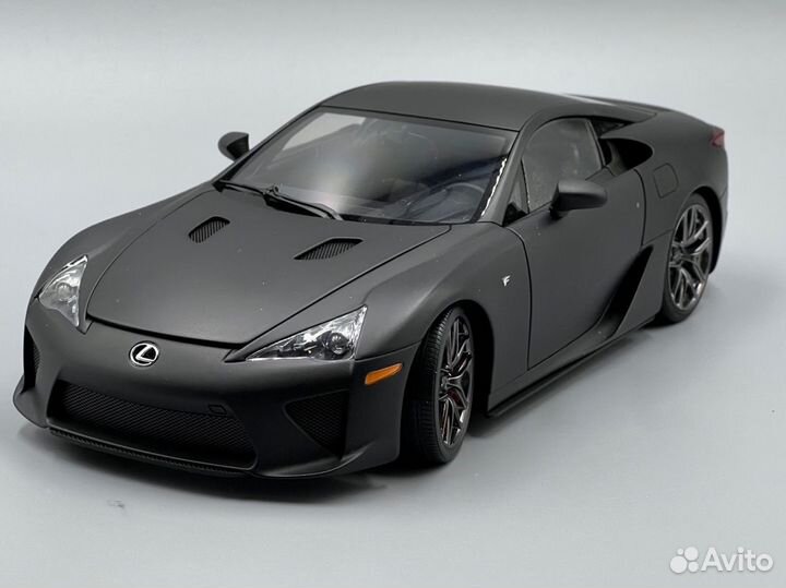 AutoArt Lexus LFA 2010 (78832) 1:18 металл