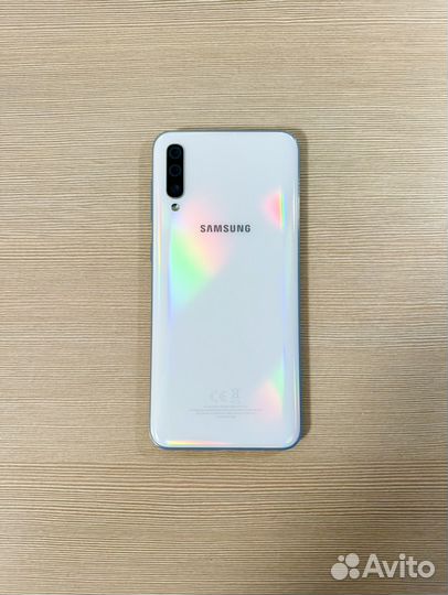 Samsung Galaxy A50, 4/128 ГБ