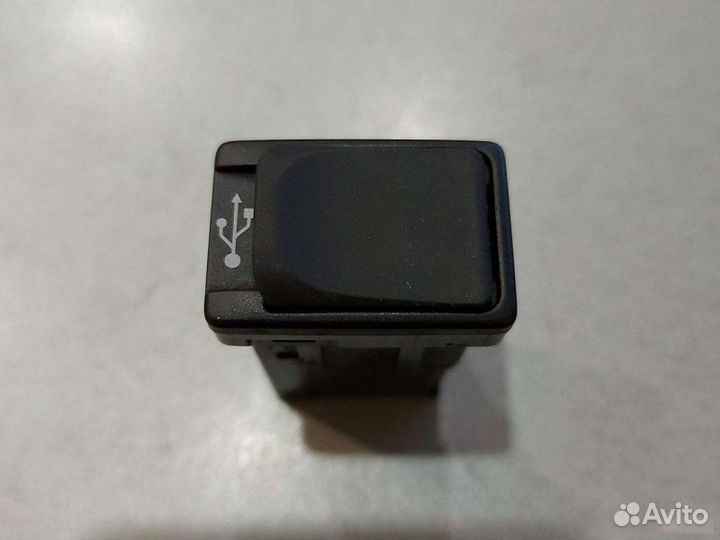 USB AUX разъем Toyota Land Cruiser 200