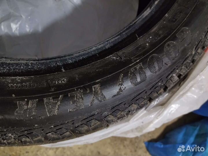 Goodyear UltraGrip 225/50 R17